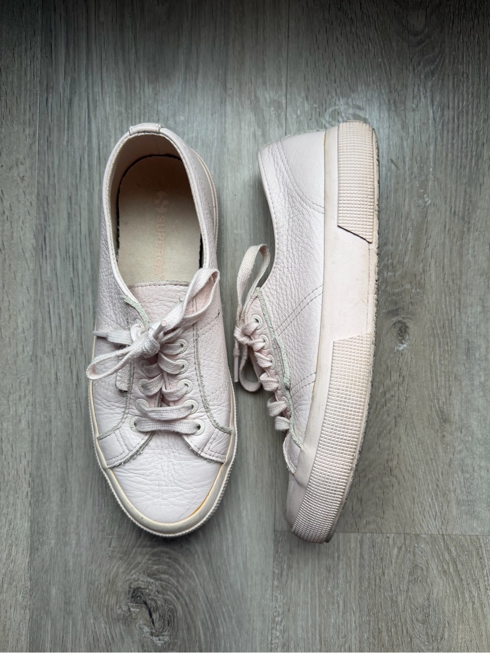 Superga Leather Classic Sneaker (white/off white) size 39
